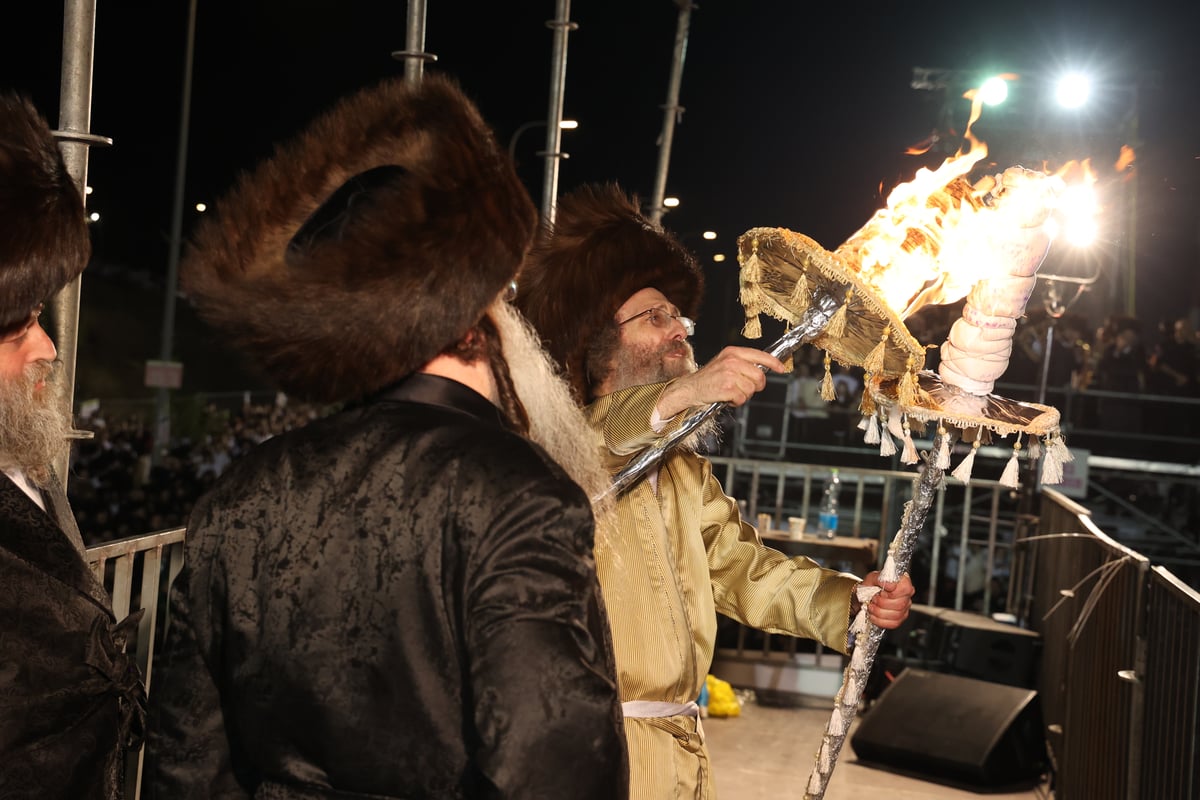 הרה"צ רבי אלימלך בידרמן בהדלקה