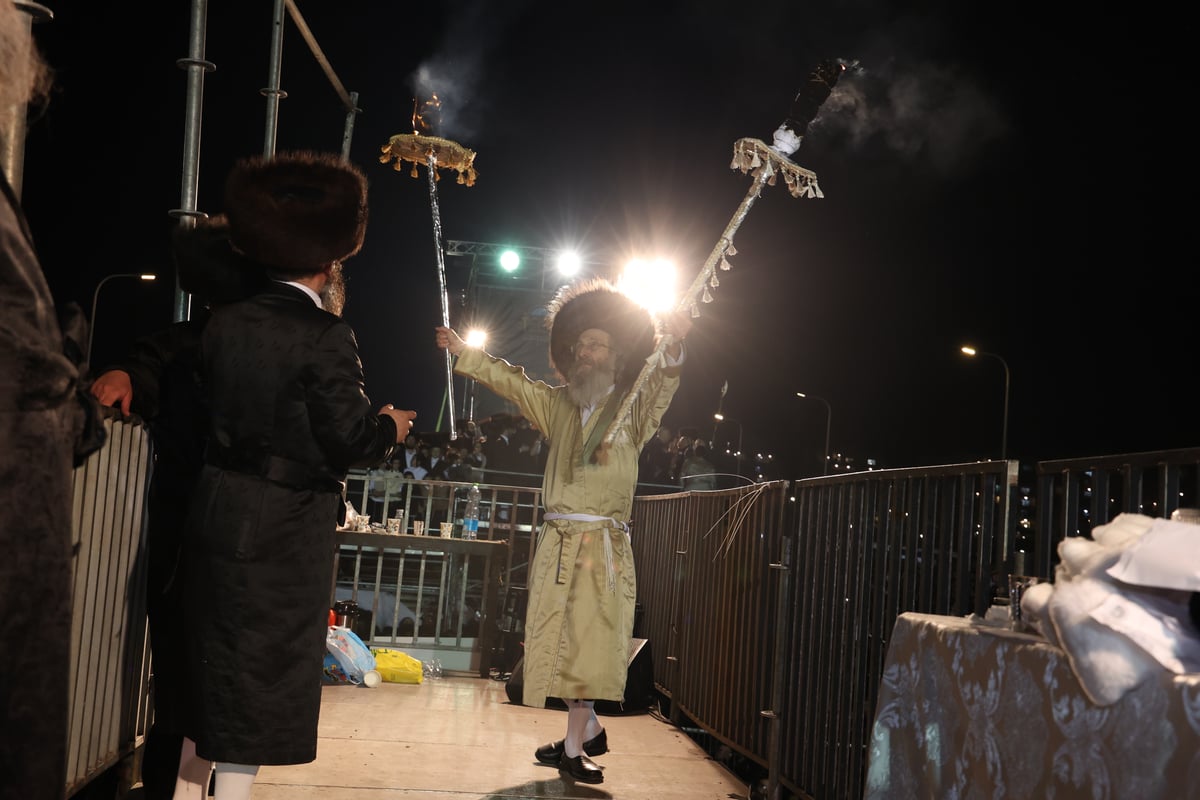 הרה"צ רבי אלימלך בידרמן בהדלקה