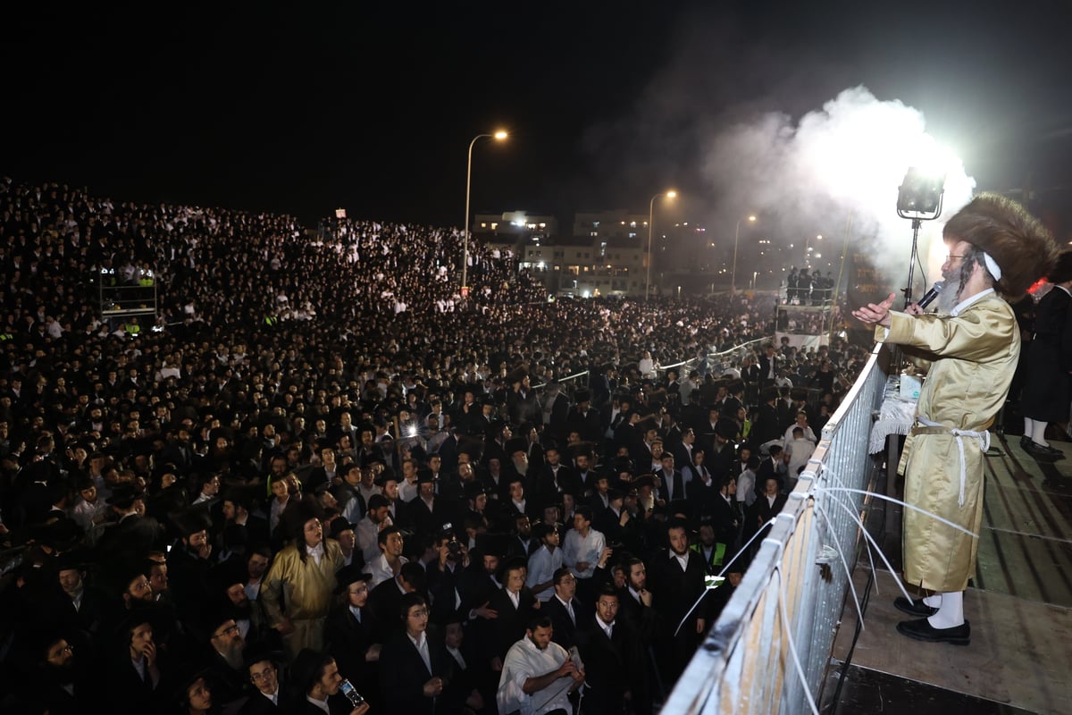 הרה"צ רבי אלימלך בידרמן בהדלקה