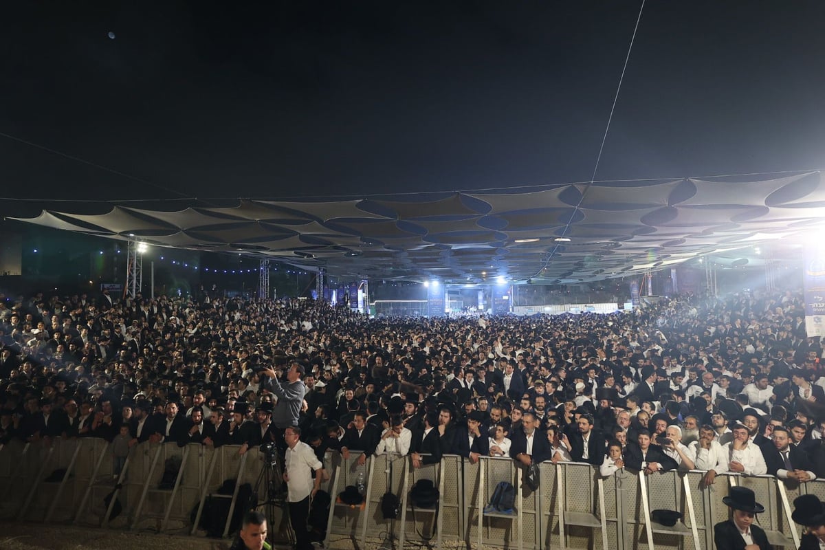 רבבות חוגגים ב'חצר ההילולא' בשמעון הצדיק