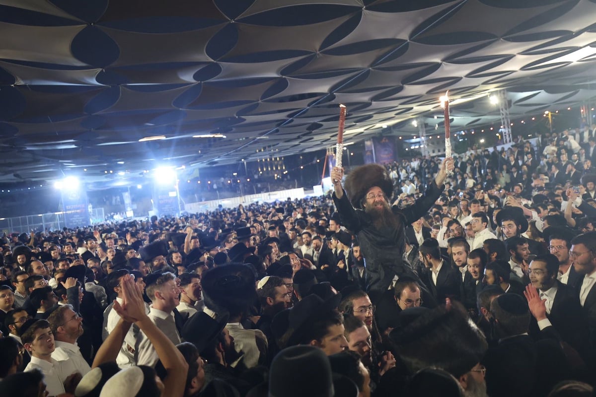 רבבות חוגגים ב'חצר ההילולא' בשמעון הצדיק