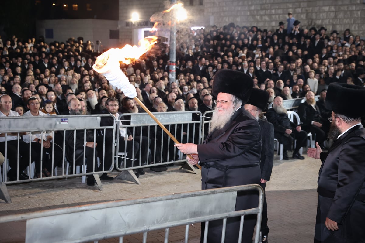 ל"ג בעומר בחצה"ק 'פני מנחם' 