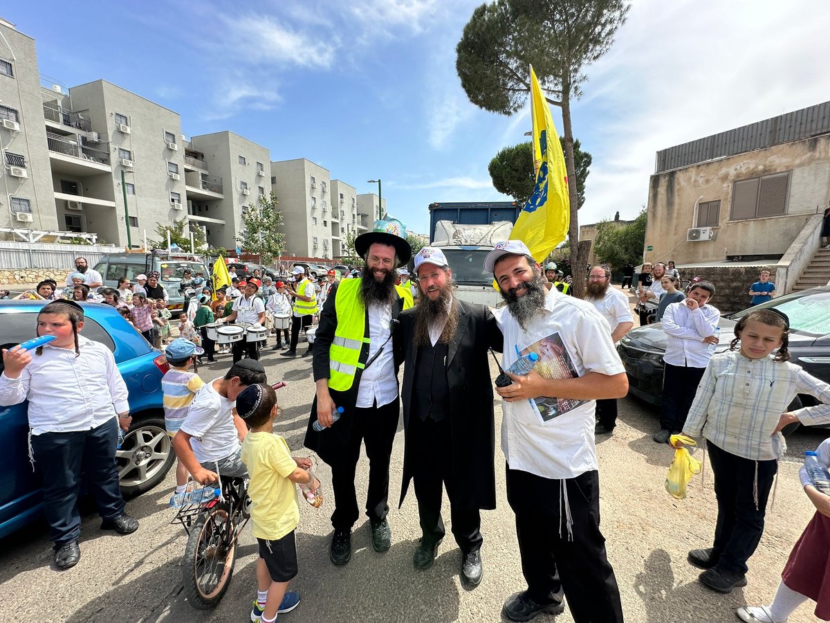 כינוס של מאות ילדים והדלקות ציבוריות; רצף מדליק של אירועי ל"ג בעומר בעמנואל