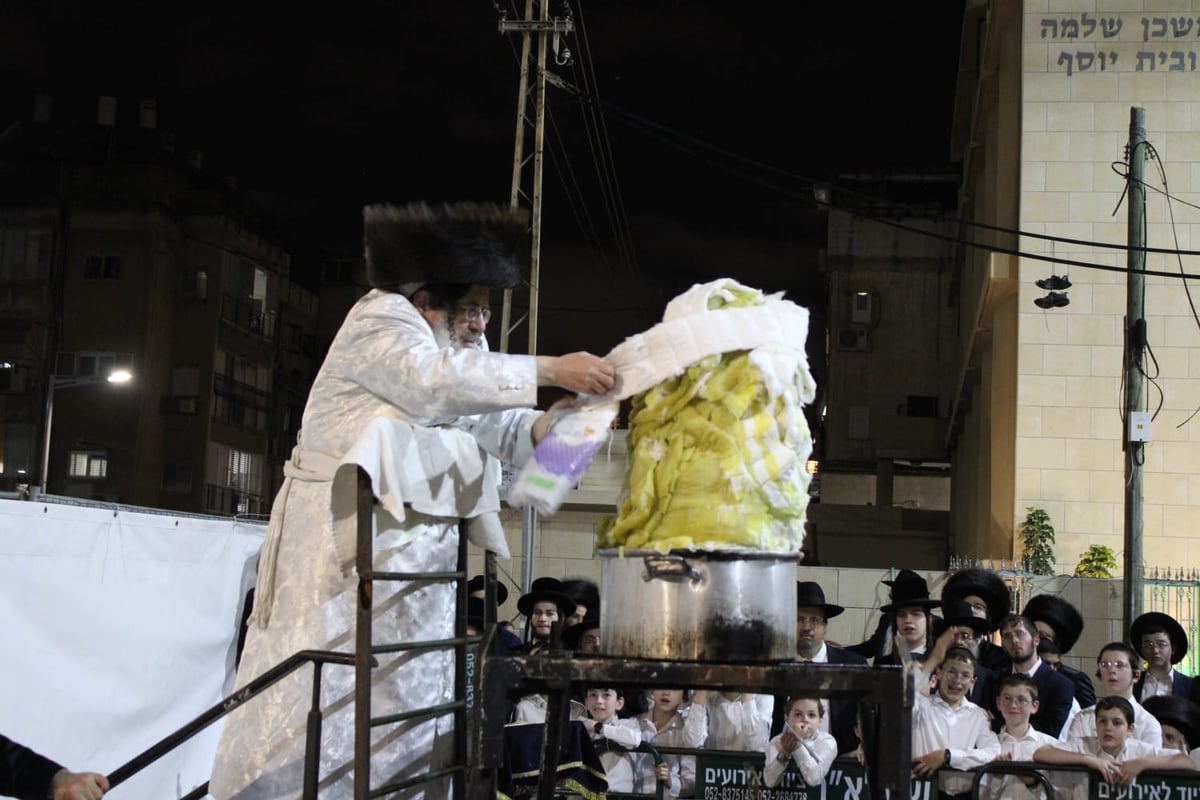 ל"ג בעומר בחצה"ק קומרנא