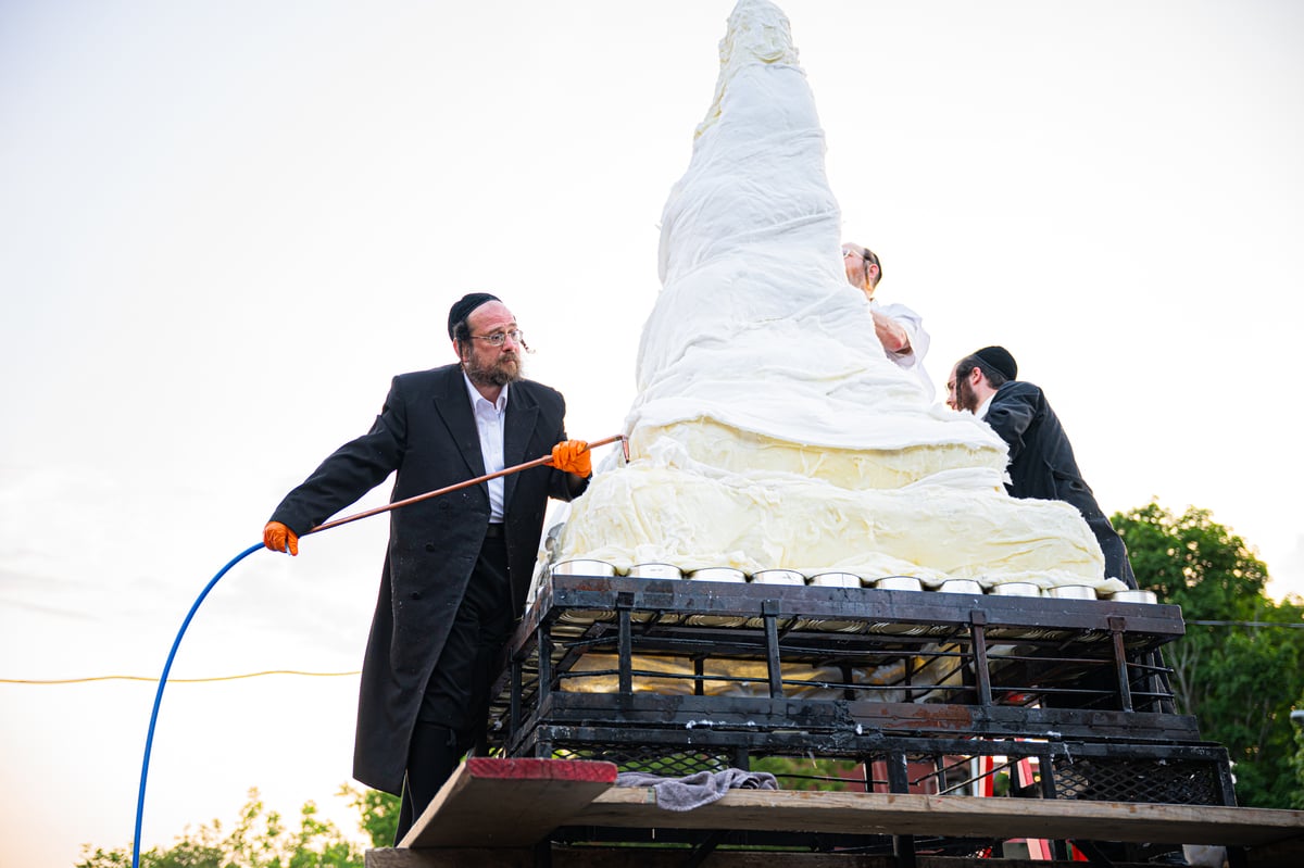 ל"ג בעומר בחצה"ק סאטמר