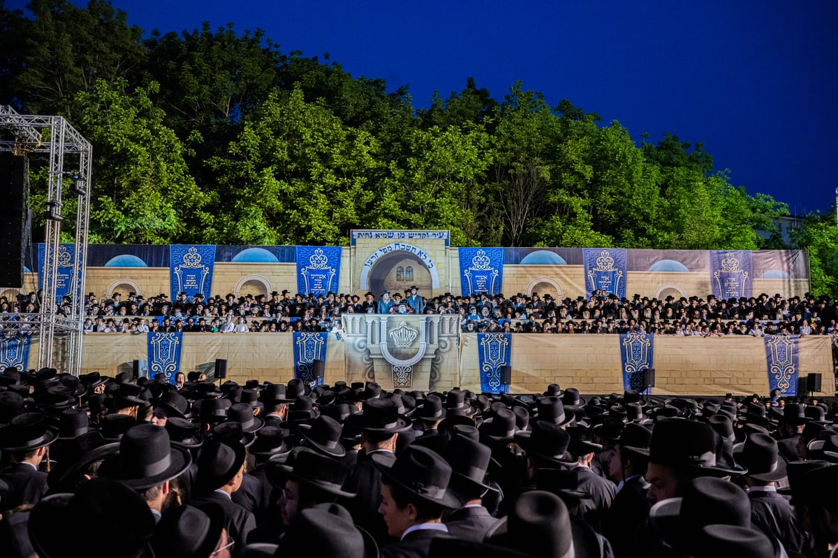 ל"ג בעומר בחצה"ק סאטמר