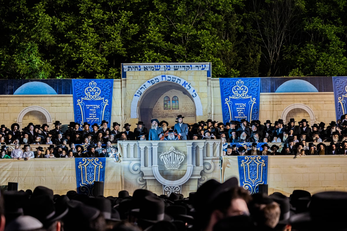 ל"ג בעומר בחצה"ק סאטמר