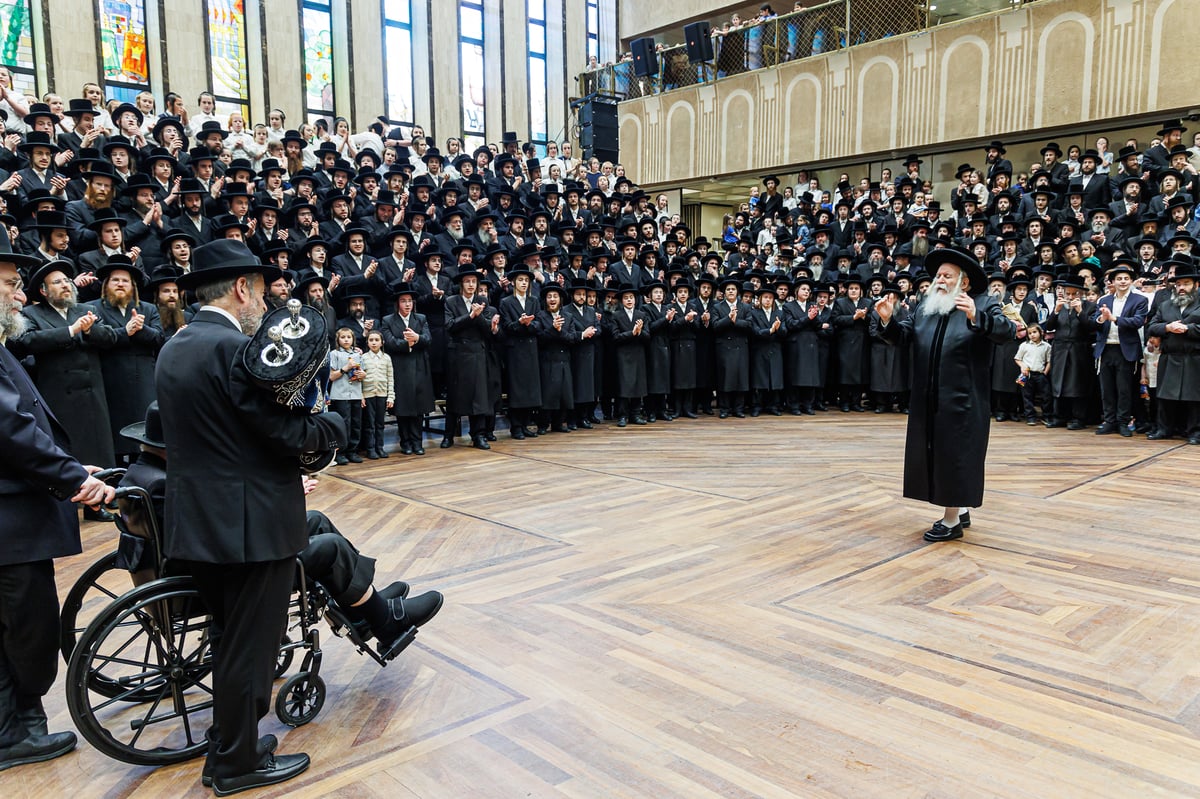 ל"ג בעומר בחצה"ק באבוב