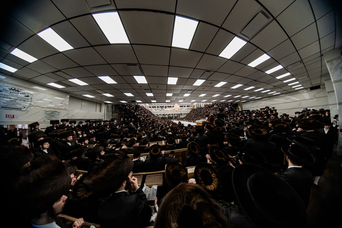 טיש ל"ג בעומר, ו'חלאקעס', בחצה"ק סאטמאר