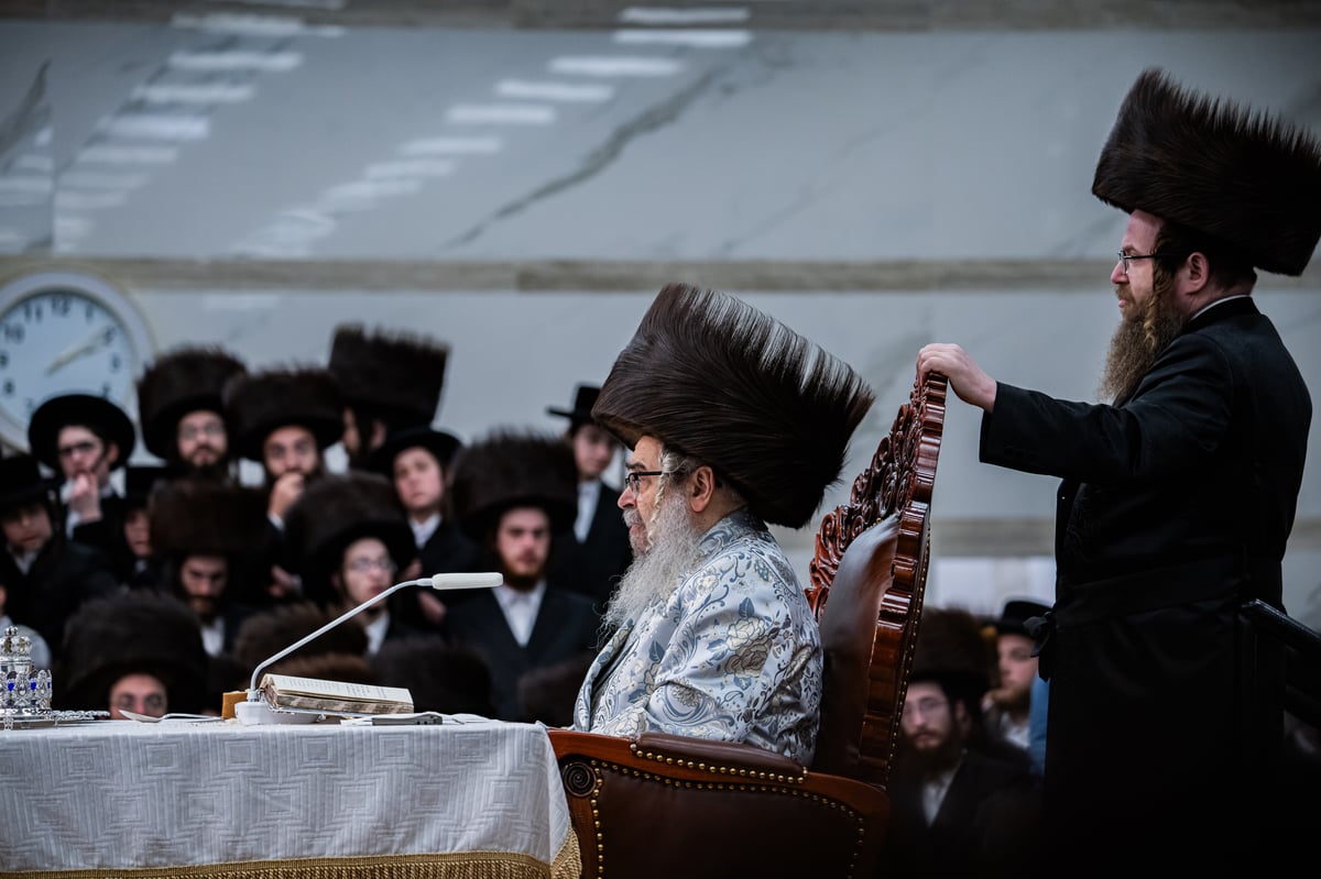 טיש ל"ג בעומר, ו'חלאקעס', בחצה"ק סאטמאר