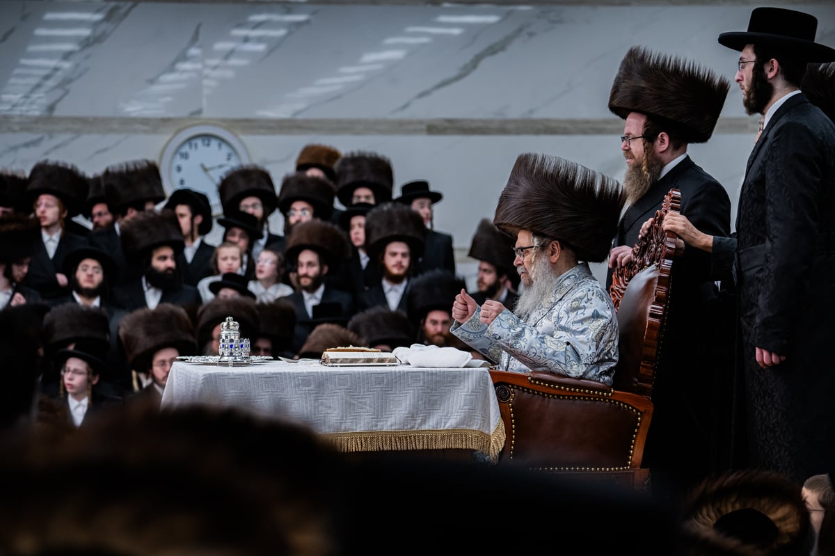 טיש ל"ג בעומר, ו'חלאקעס', בחצה"ק סאטמאר