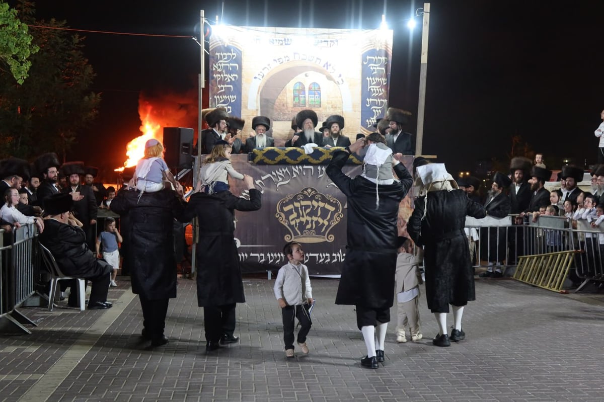 ל"ג בעומר בחצה"ק דז'יקוב ויזניץ