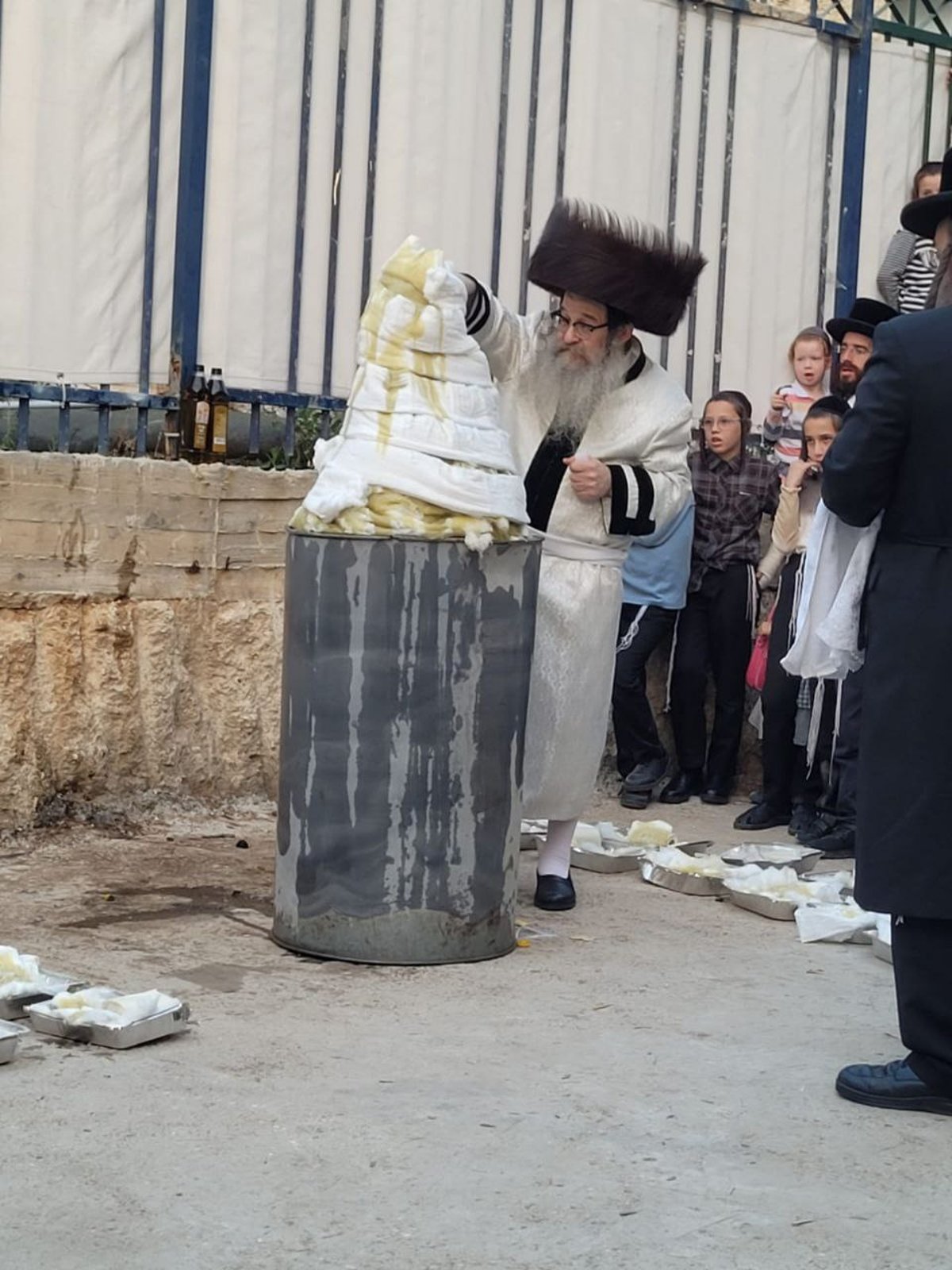 ל"ג בעומר בחצה"ק נדבורנה אלעד