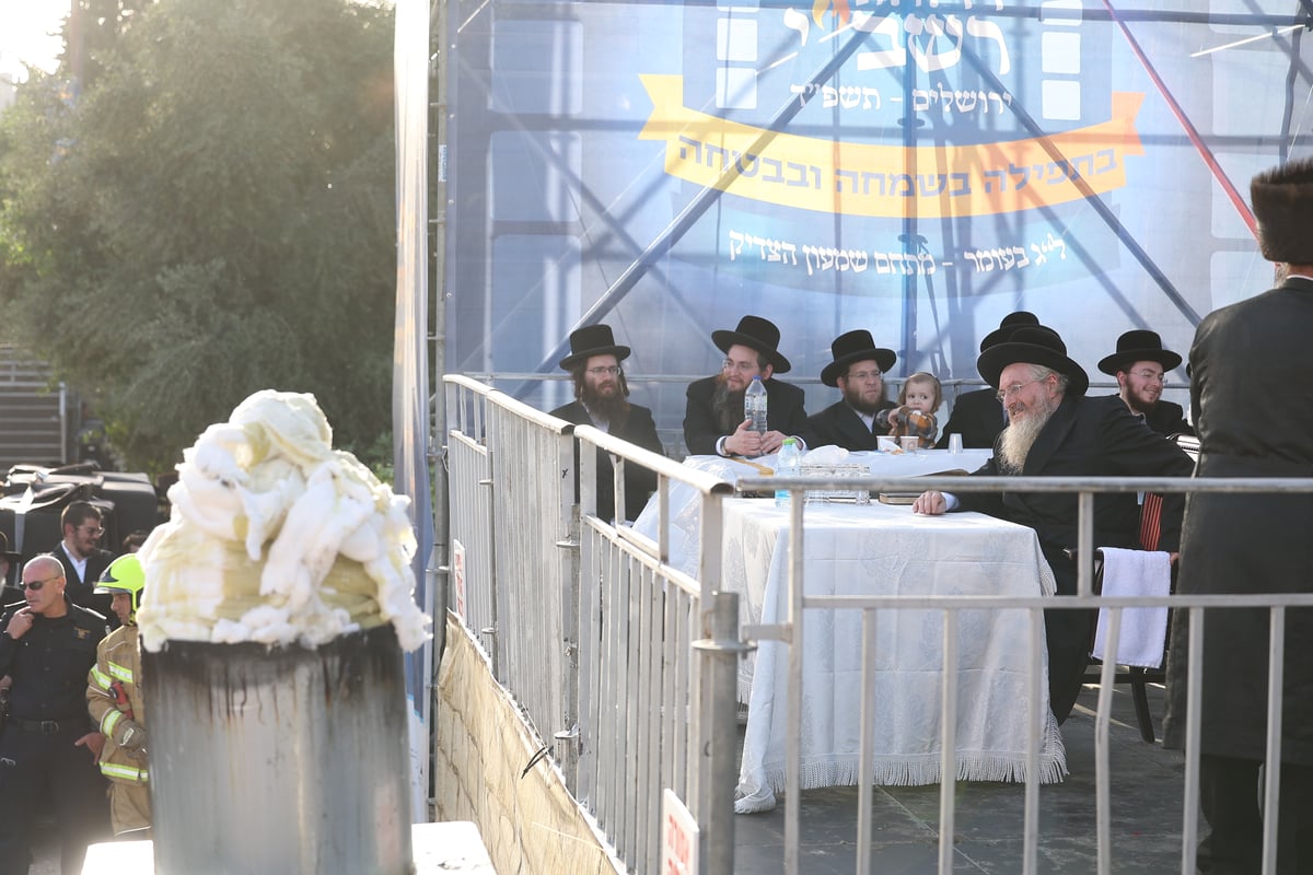 הילולת הרשב"י בחצר ההילולא במתחם שמעון הצדיק בירושלים