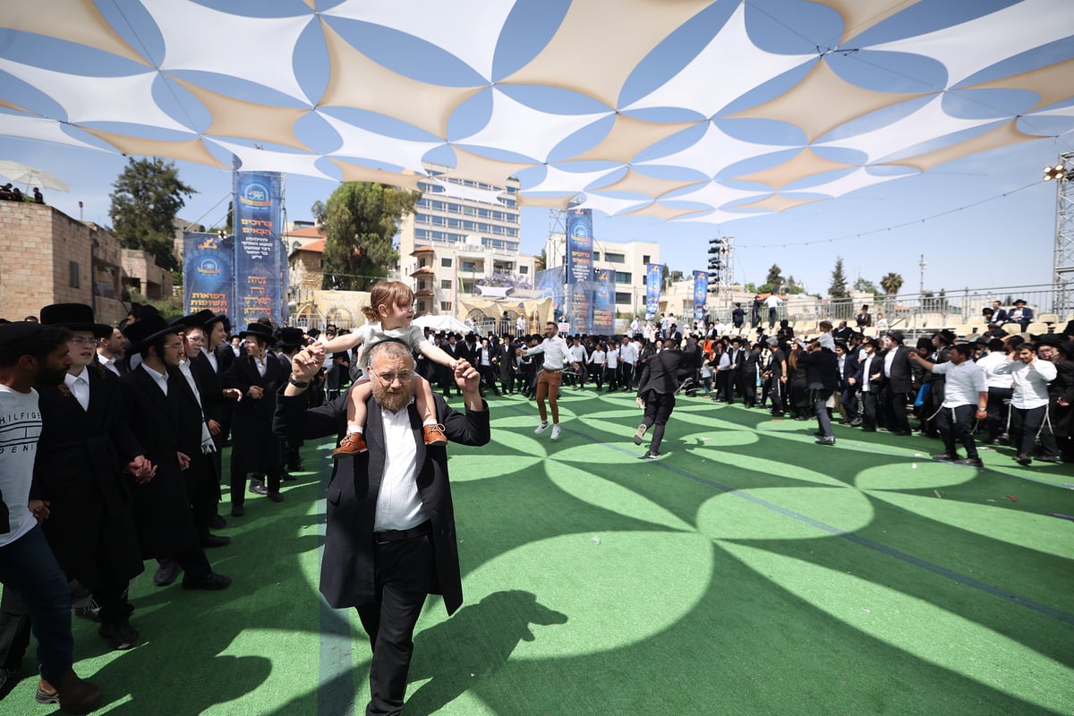 הילולת הרשב"י בחצר ההילולא במתחם שמעון הצדיק בירושלים