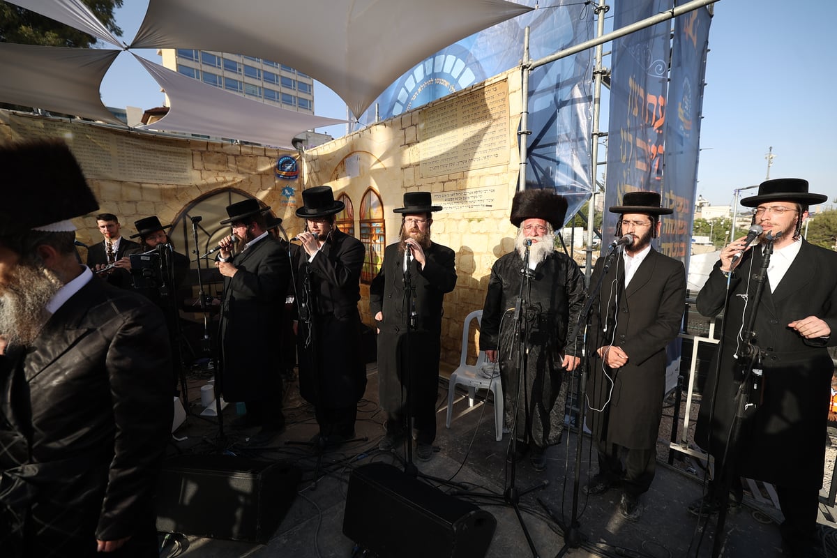 הילולת הרשב"י בחצר ההילולא במתחם שמעון הצדיק בירושלים