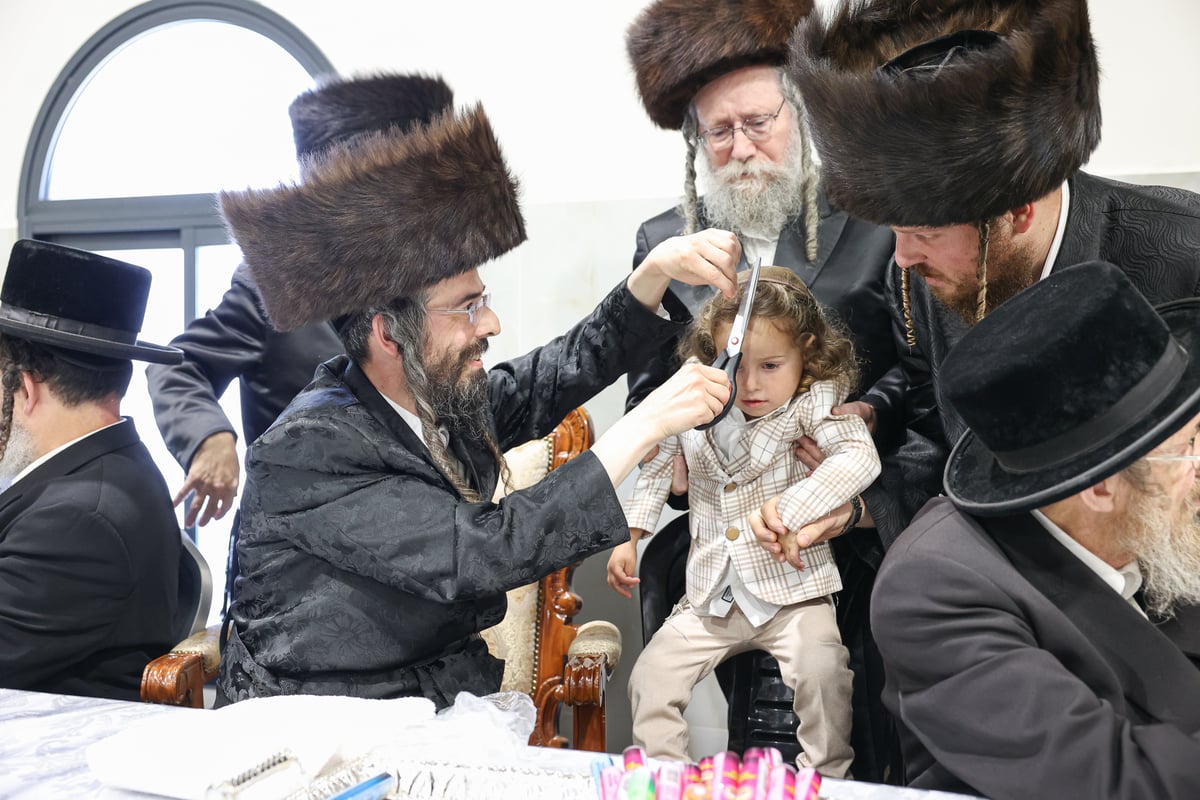 מעמד ה'חלאקה' לבן האדמו"ר מזוויעיהל