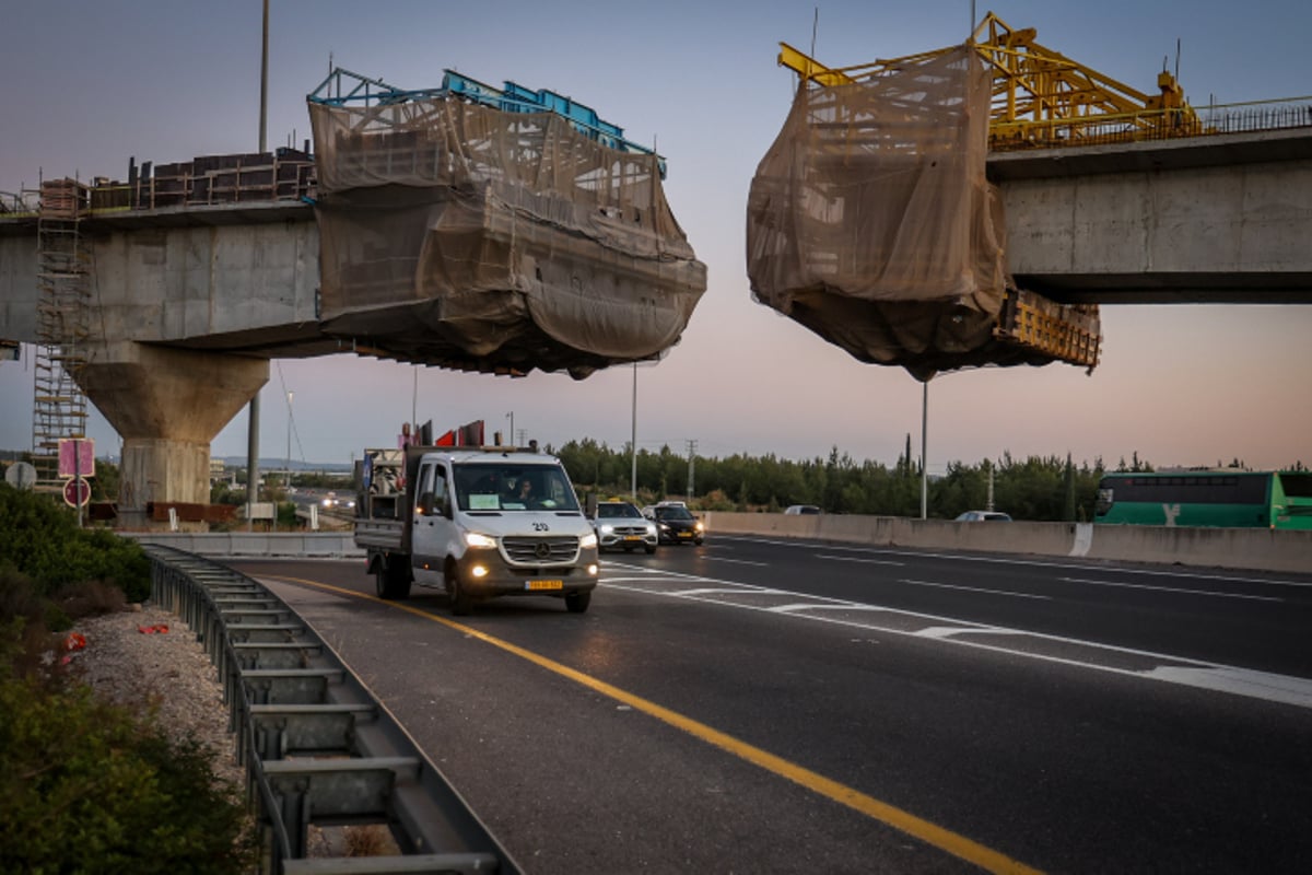 הגשר בכביש 1 במחלף ענבה