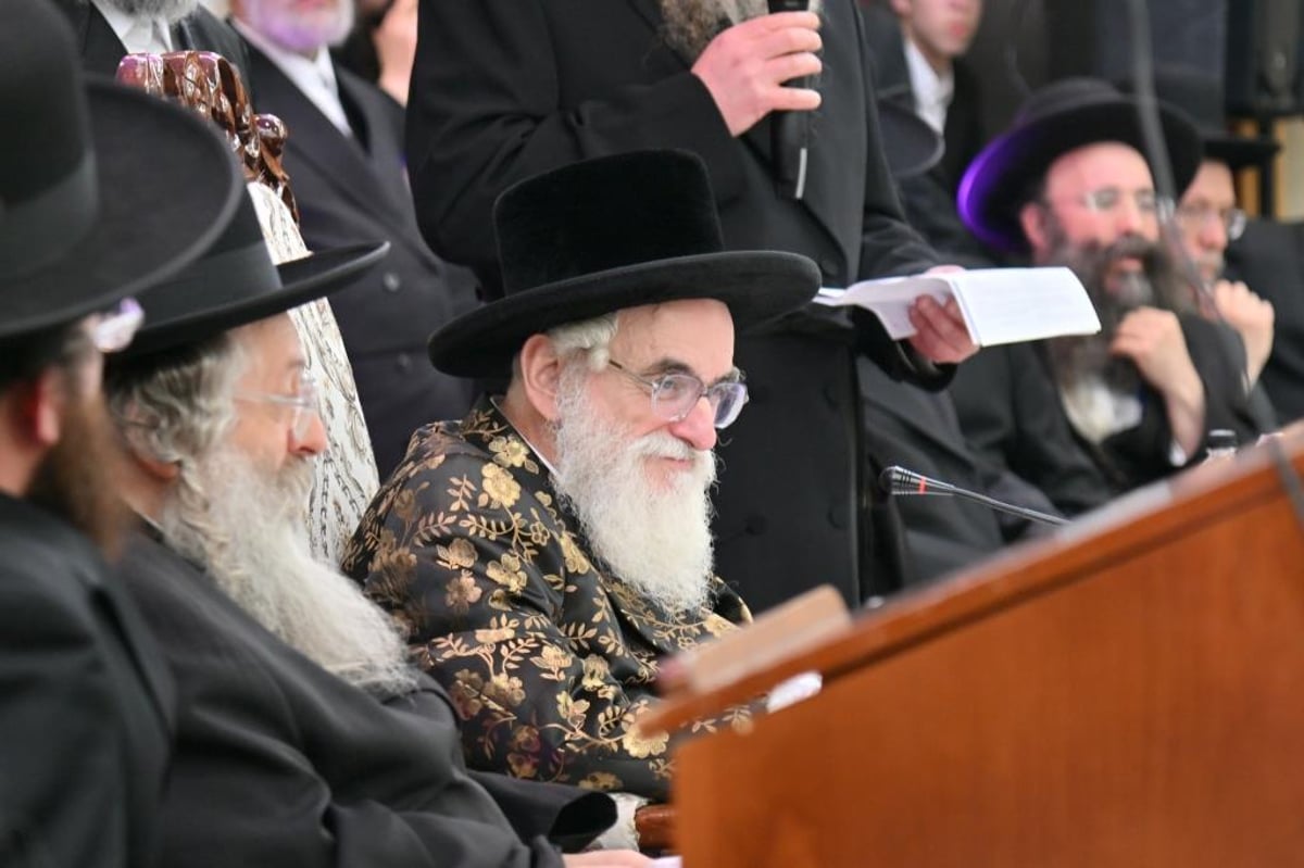 האדמו"ר מויז'ניץ בישיבות גור באשדוד