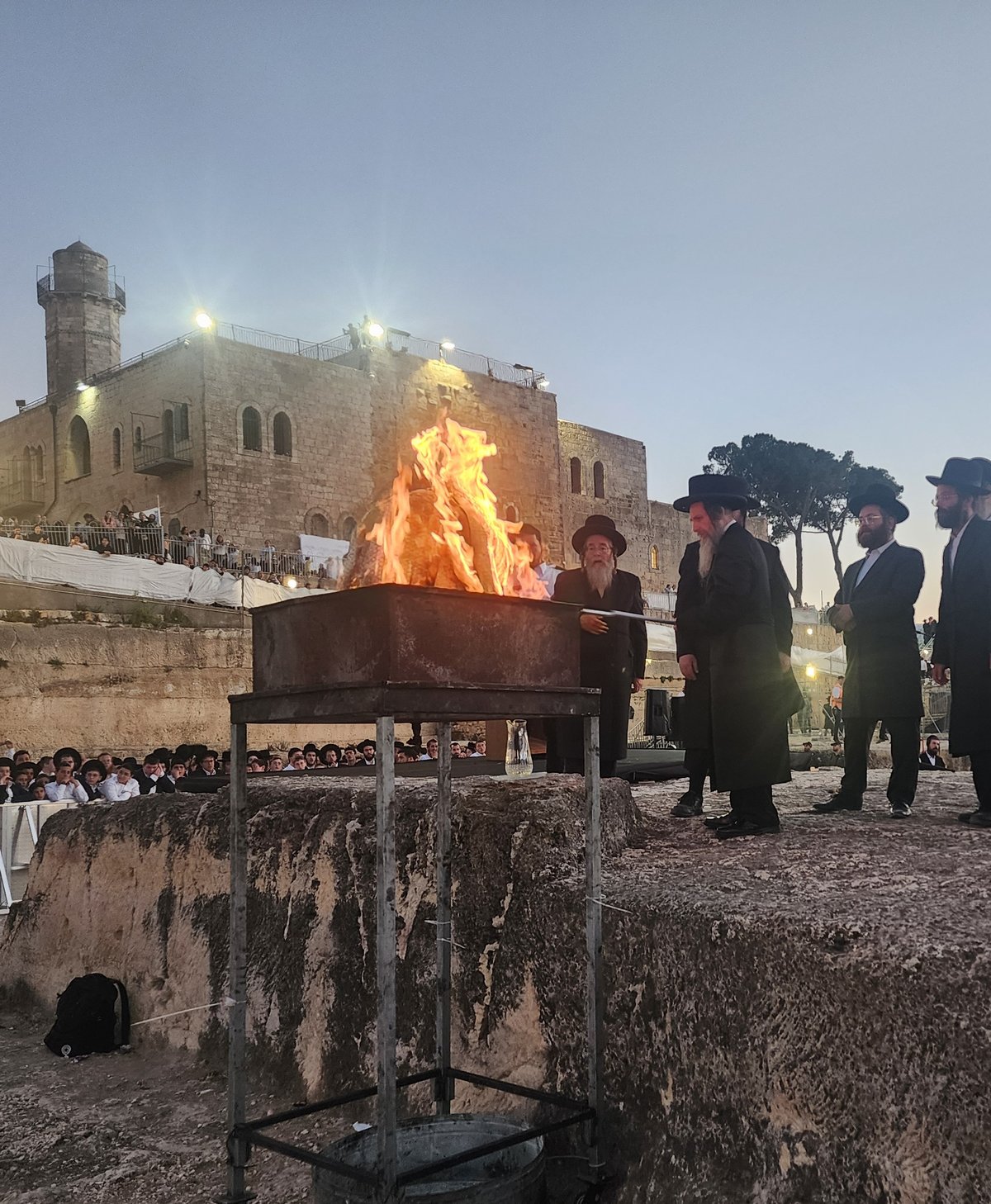 האדמו"ר מאונגוואר, בהדלקה בקרב שמואל הנביא 