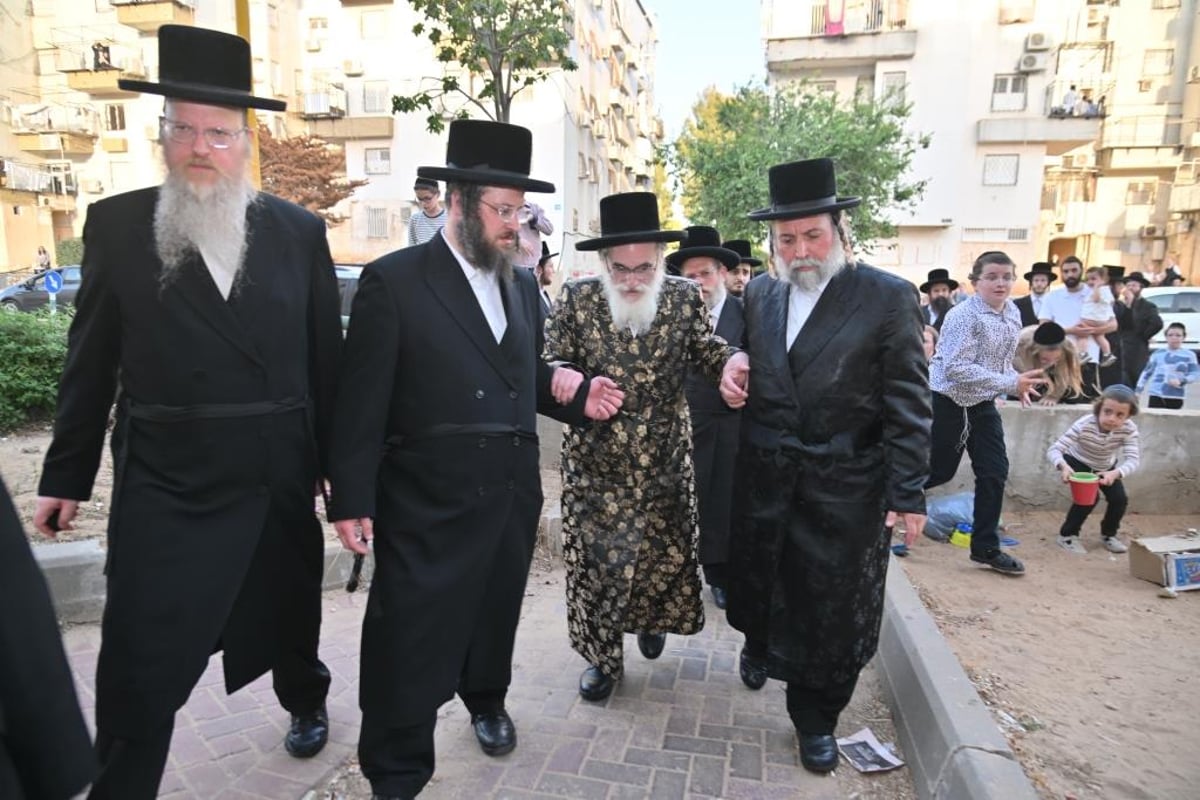 האדמו"ר מויז'ניץ בביקור בבתי אדמורי"ם באשדוד