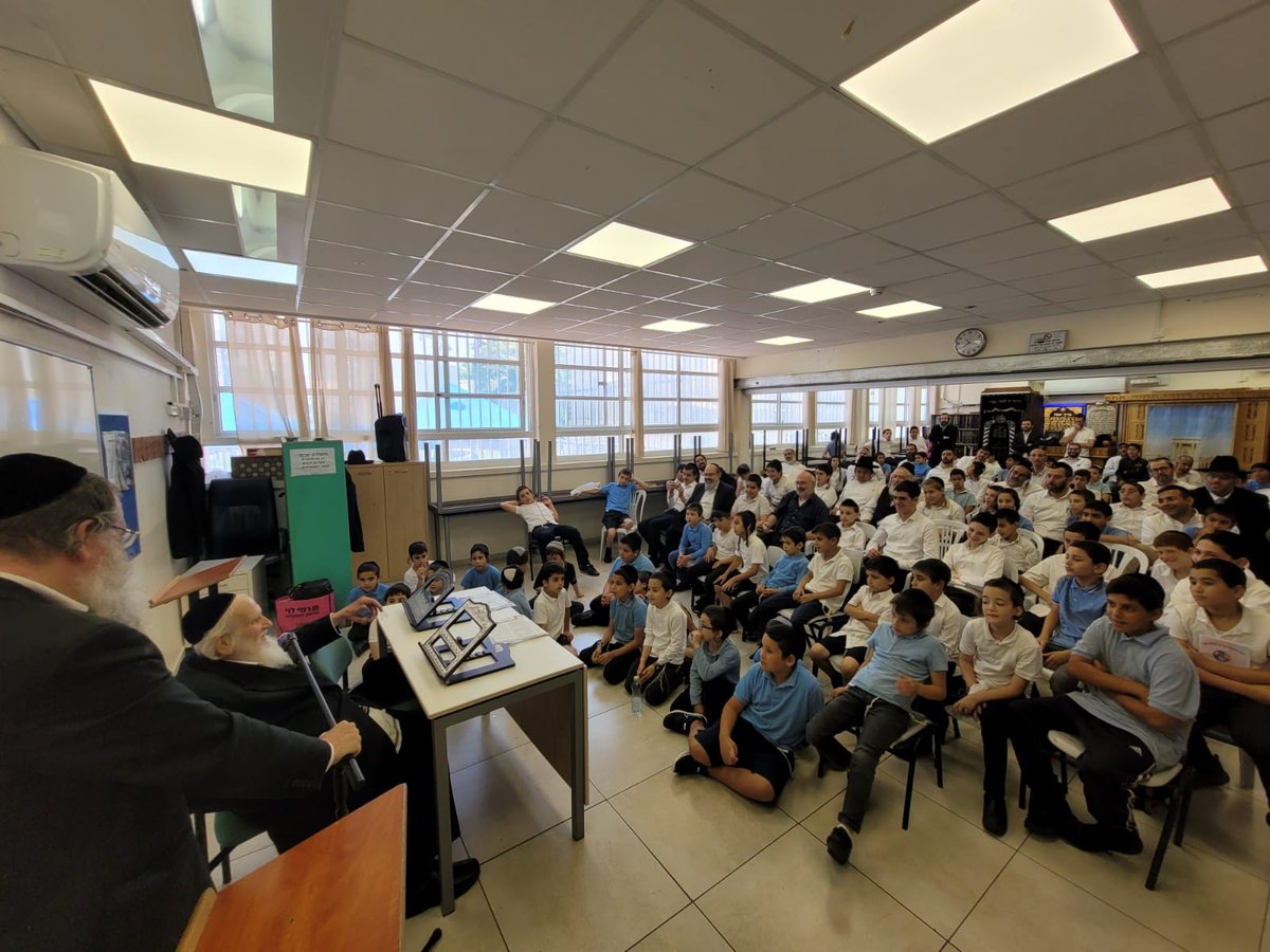 הגר"מ אויערבאך בשיחת חיזוק