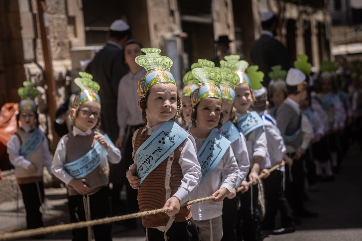 ילדי תולדות אהרן ערב חג השבועות