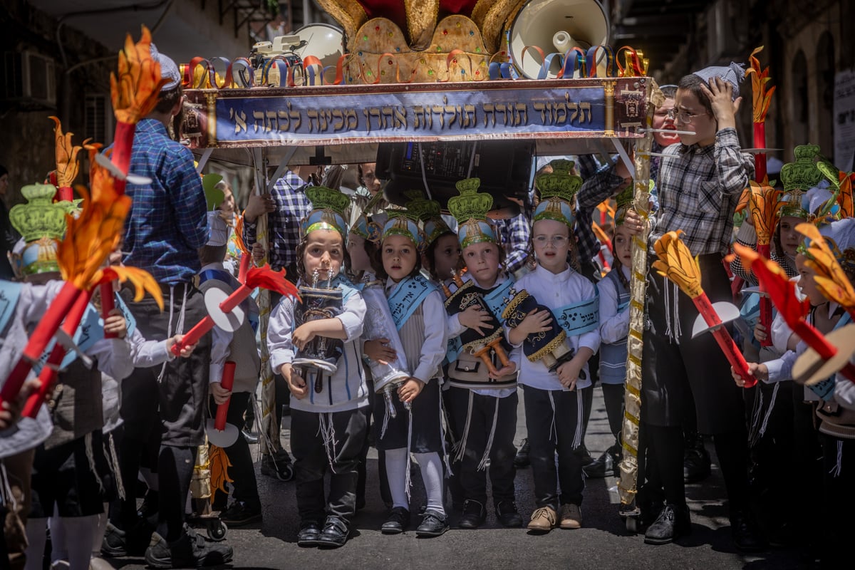 ילדי תולדות אהרן ערב חג השבועות