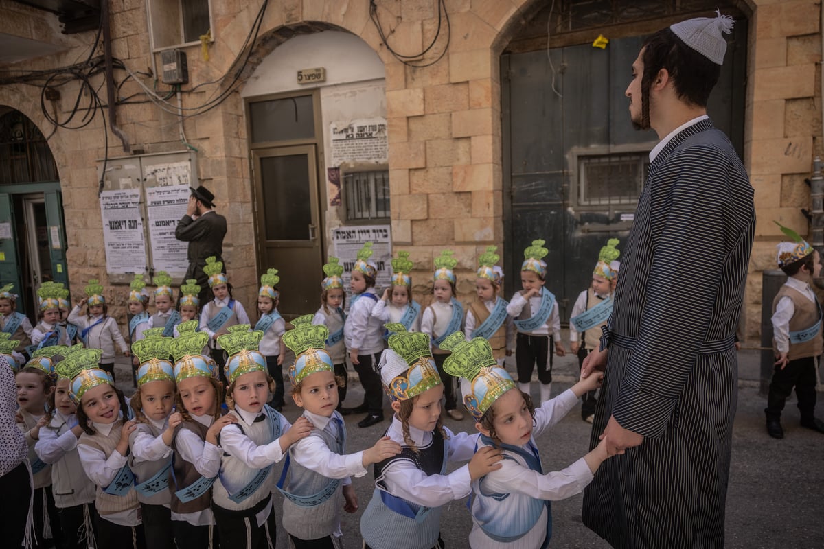 ילדי תולדות אהרן ערב חג השבועות