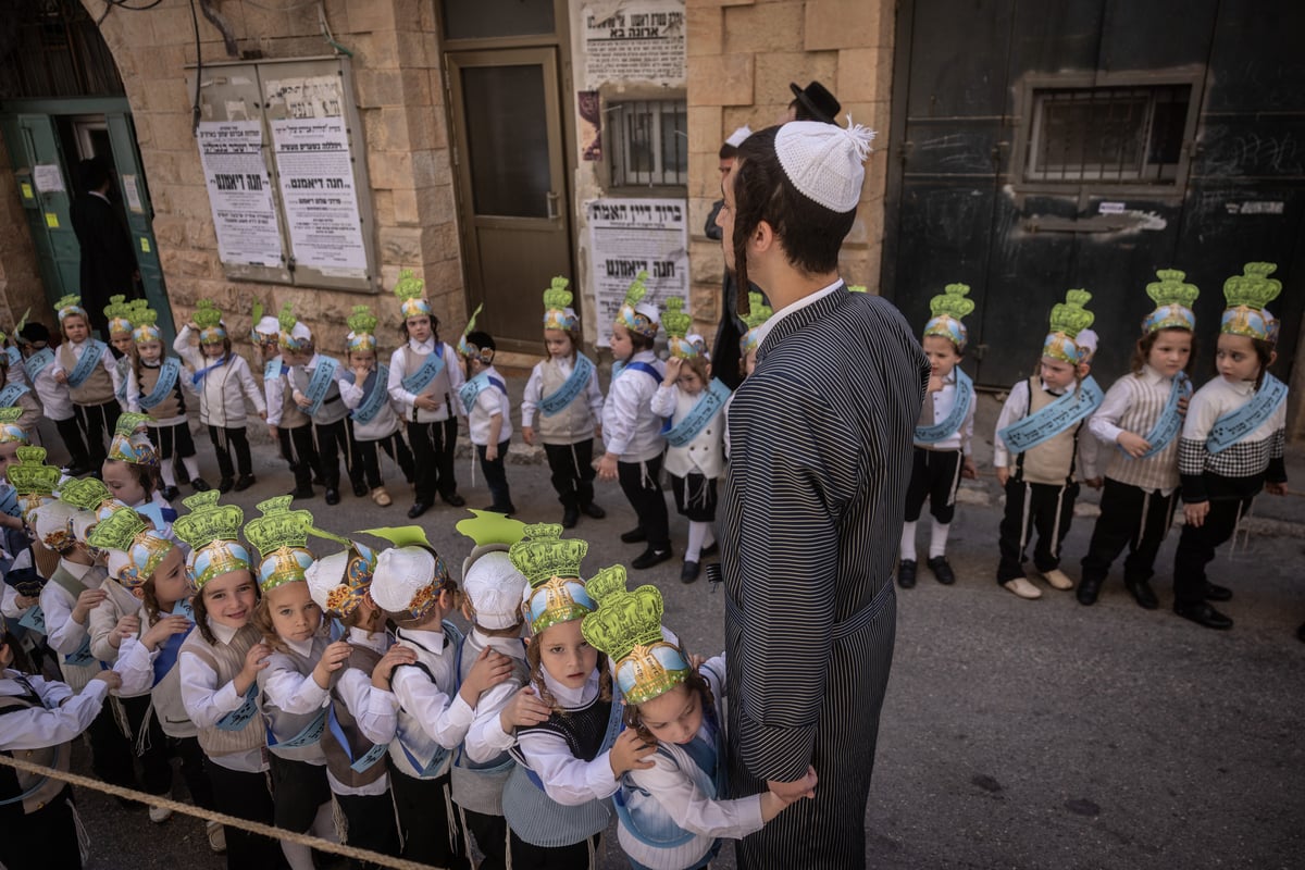 ילדי תולדות אהרן ערב חג השבועות