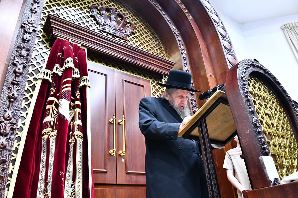 מסע הלוויית הגאון רבי אברהם פולק זצ"ל