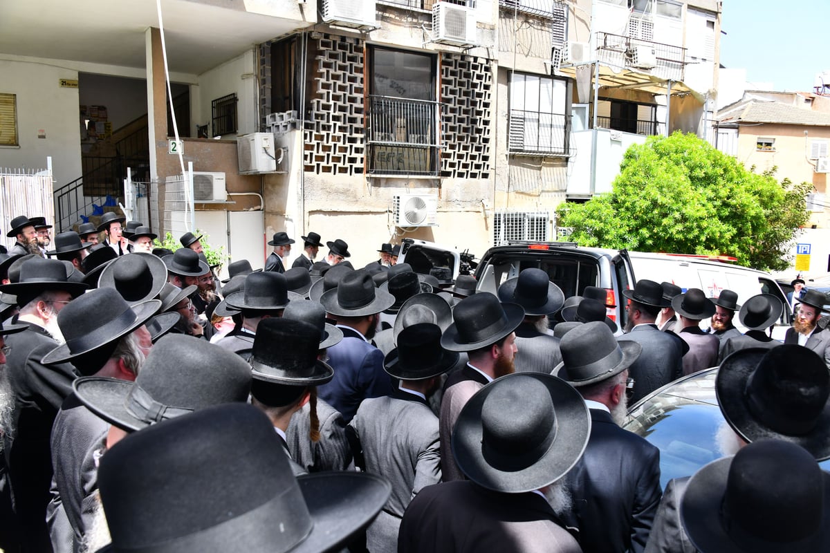 מסע הלוויית הרבנית מגור ע"ה