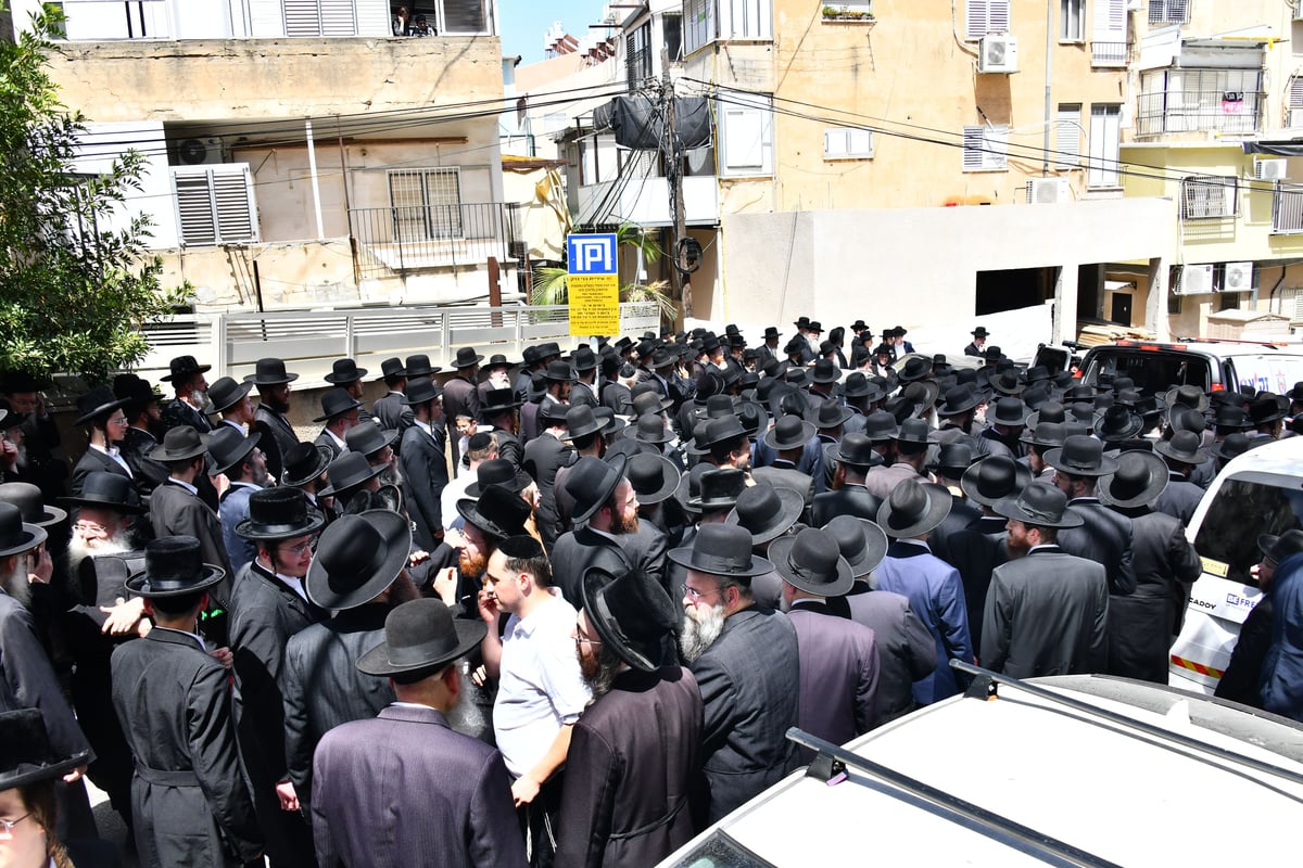 מסע הלוויית הרבנית מגור ע"ה