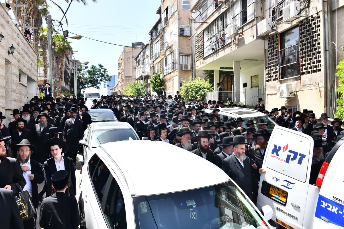 מסע הלוויית הרבנית מגור ע"ה