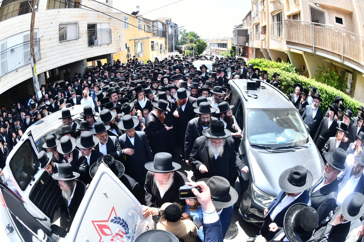 מסע הלוויית הרבנית מגור ע"ה