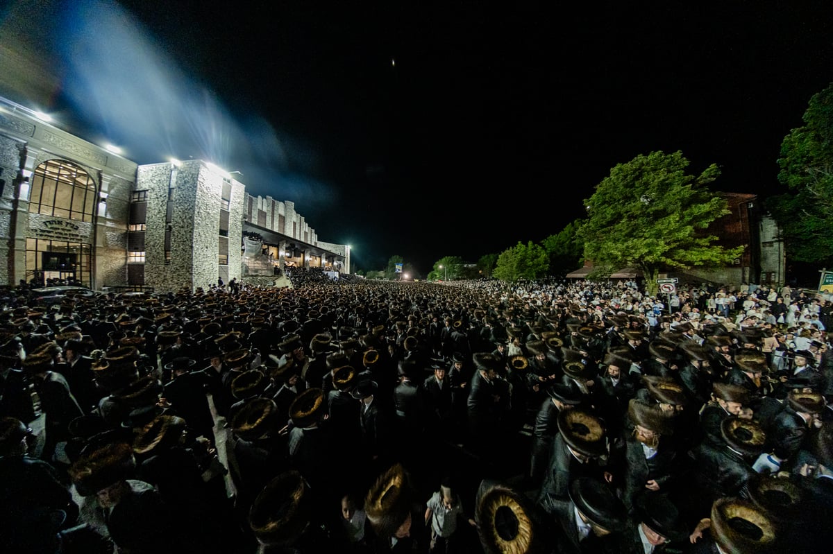 חג השבועות בצל האדמו"ר מסאטמר