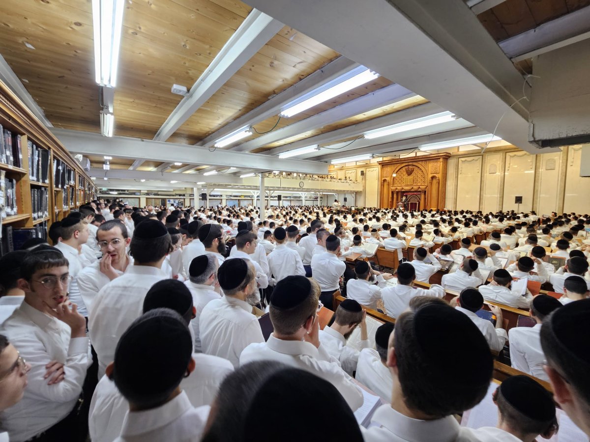 יום השנה הראשון למרן הגר"ג אדלשטיין