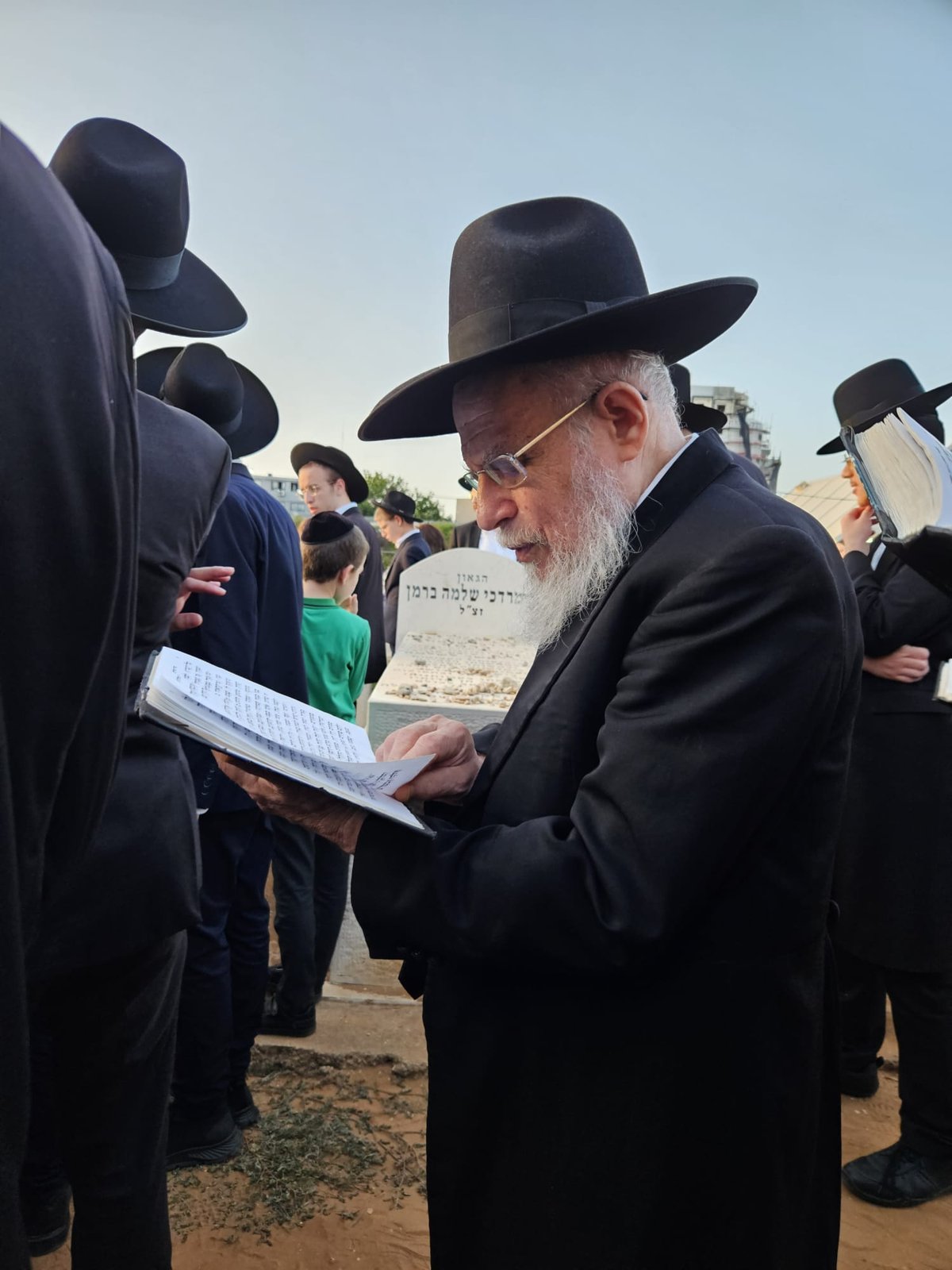 יום השנה הראשון למרן הגר"ג אדלשטיין