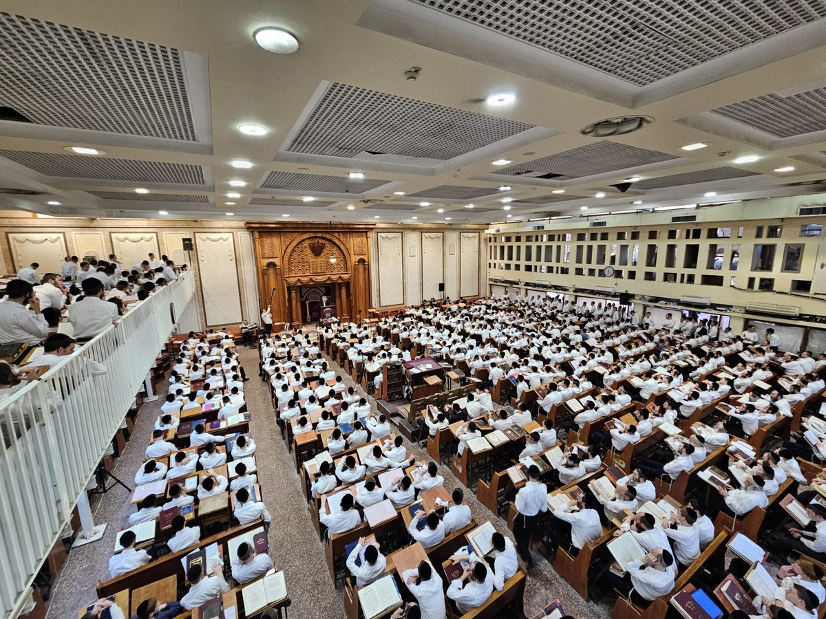 יום השנה הראשון למרן הגר"ג אדלשטיין