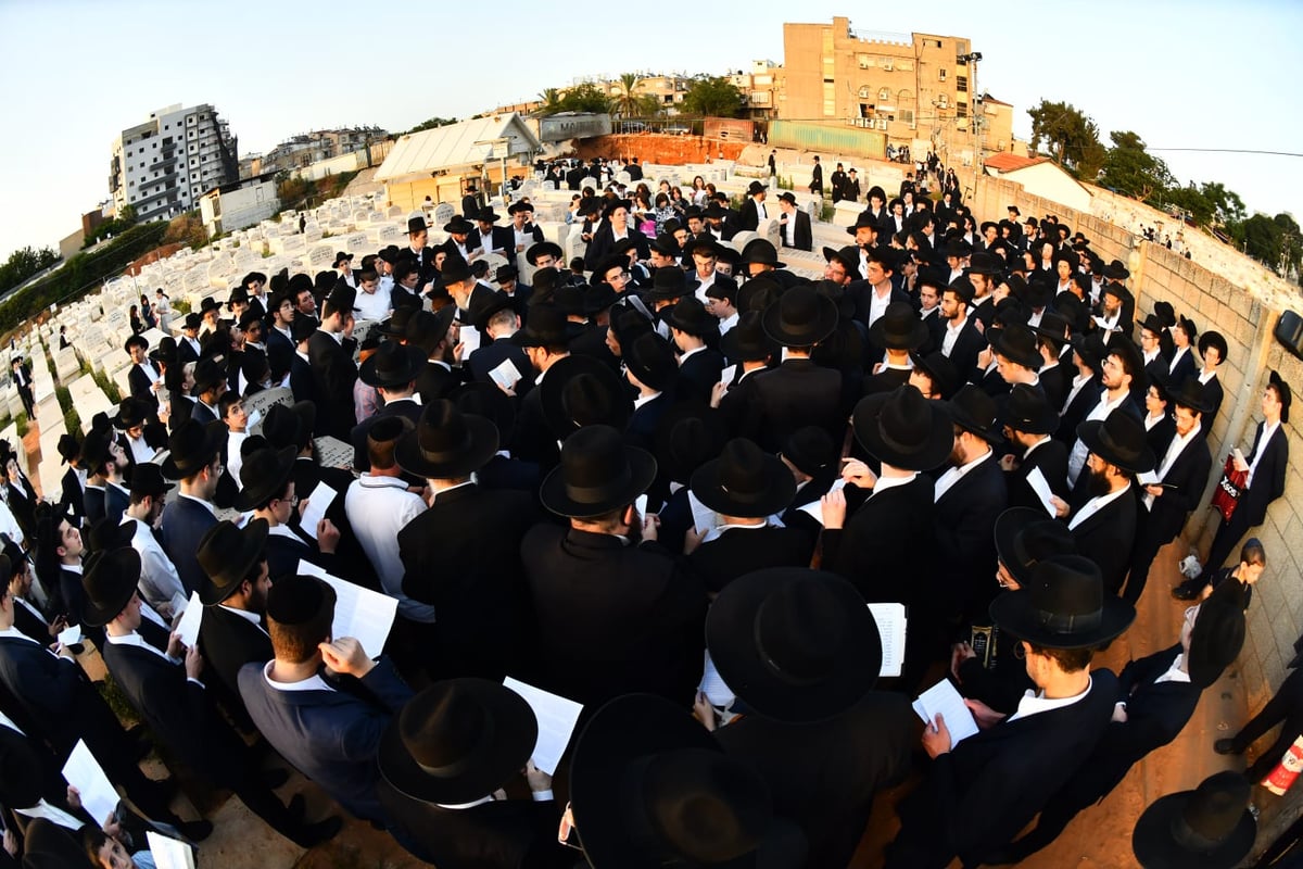 יום השנה הראשון למרן הגר"ג אדלשטיין