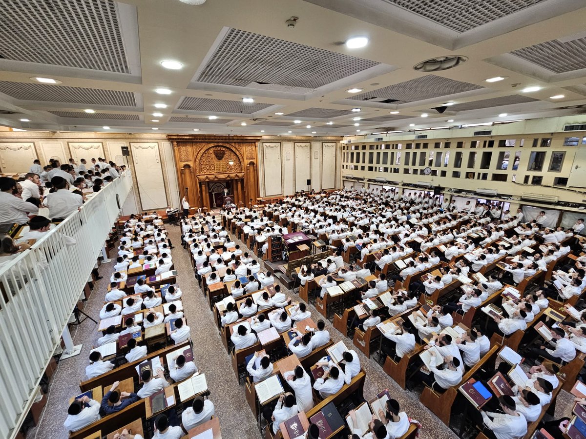 יום השנה הראשון למרן הגר"ג אדלשטיין