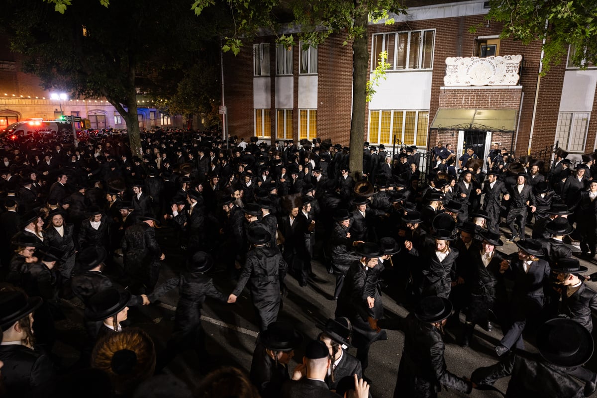 נעילת החג בחצה"ק סאטמר 