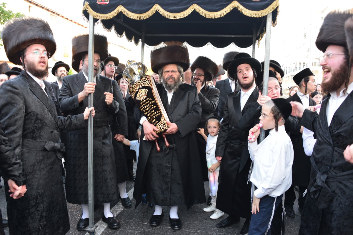 הכנסת ספר תורה לביהמ"ד 'מאורי אור' באשדוד