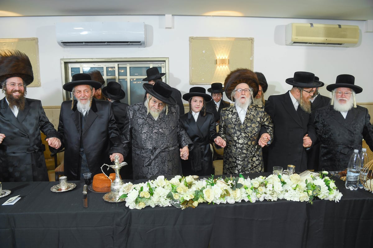 שמחת הבר מצווה לנכד האדמו"ר מזלוטשוב 