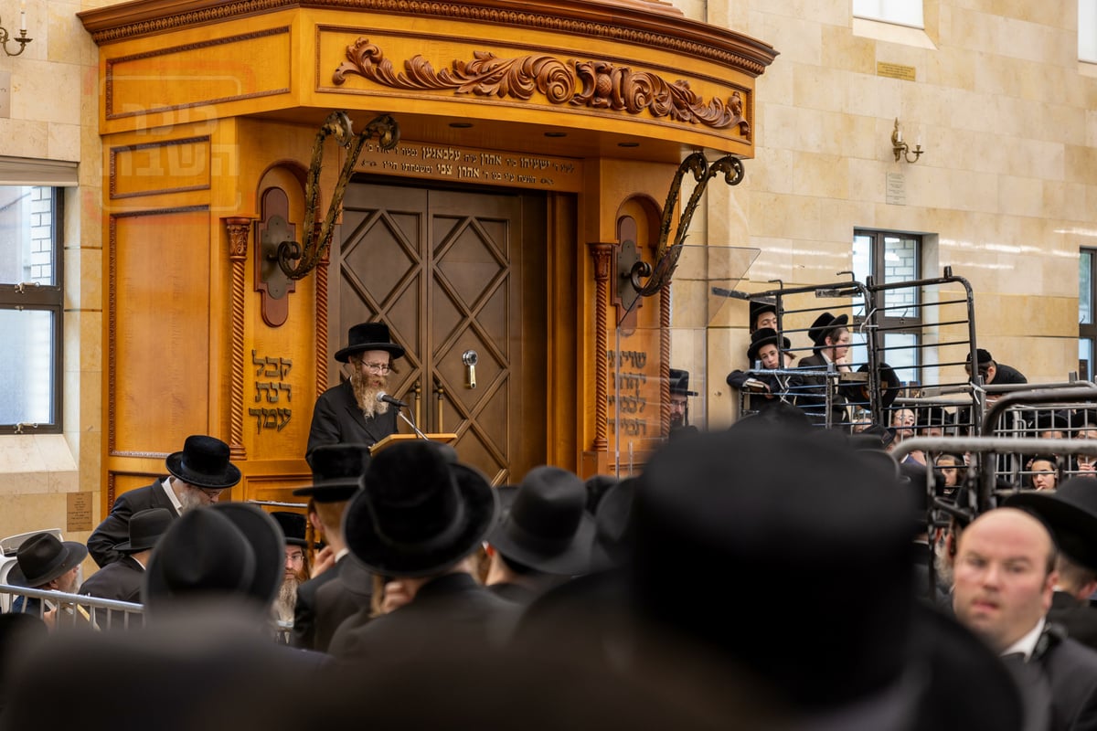 הרב החדש מספיד במסע הלוויית זקינו זצ"ל, השבוע