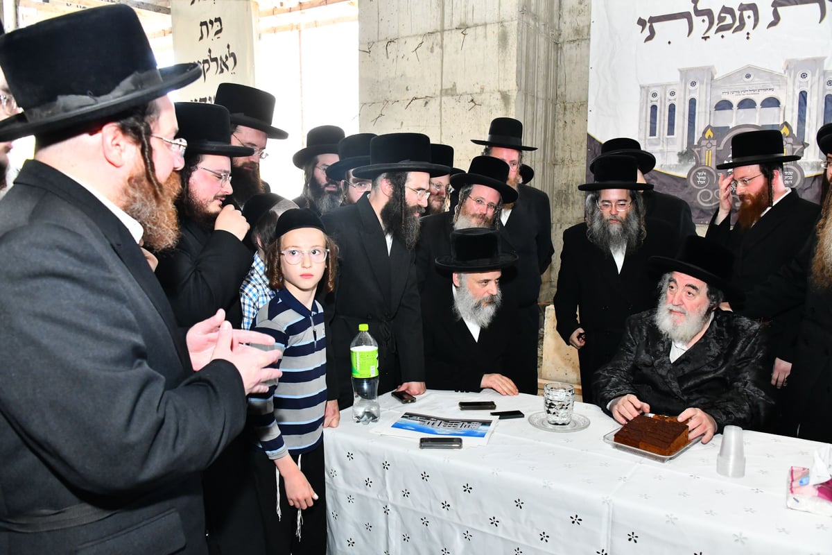 האדמו"ר מויז'ניץ בביקור בברכפלד