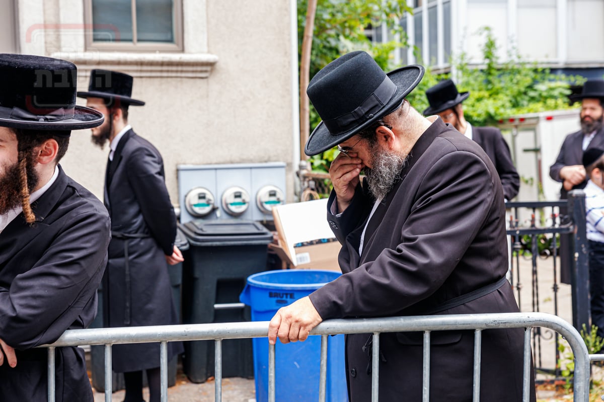 מסע הלוויית האדמו"ר מקאסוב זצ"ל