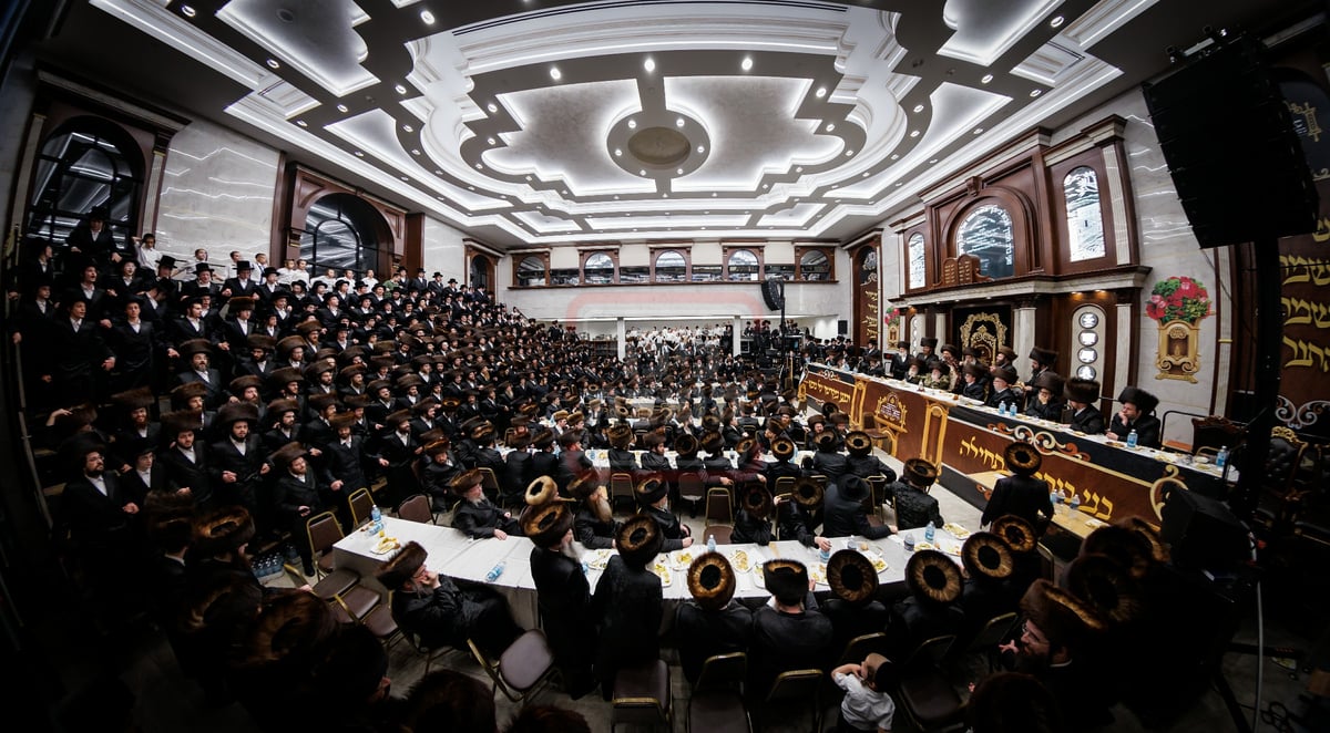 הכנסת ספר תורה בחצה"ק ויז'ניץ במאנסי