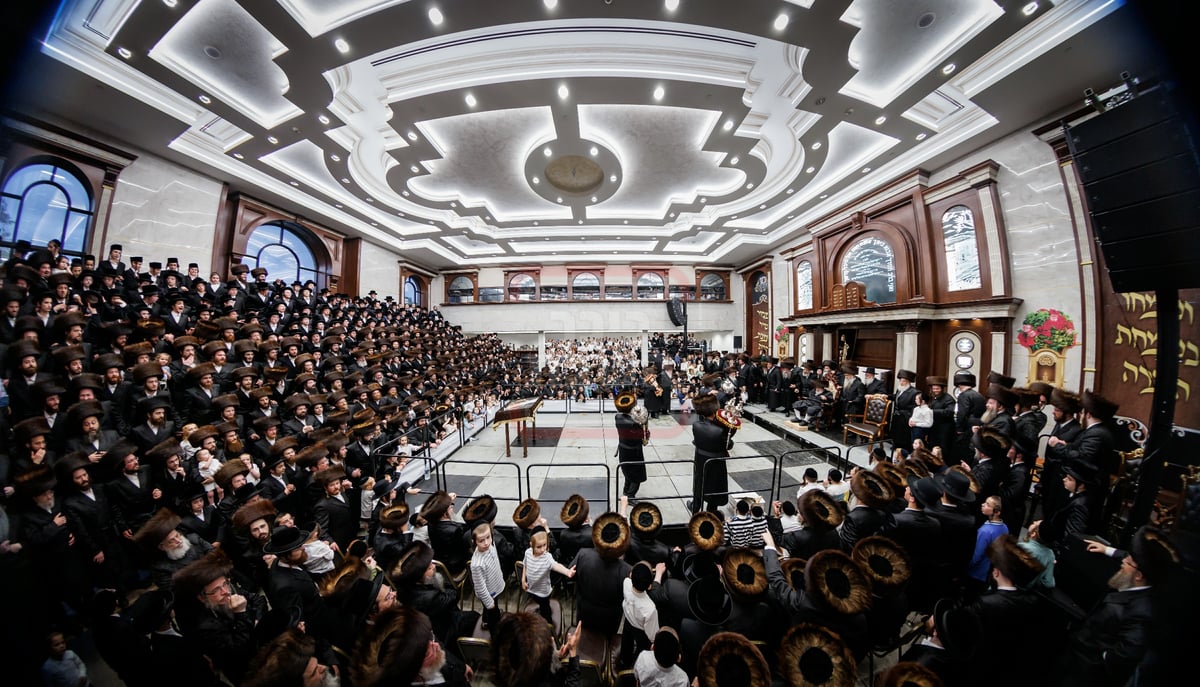 הכנסת ספר תורה בחצה"ק ויז'ניץ במאנסי