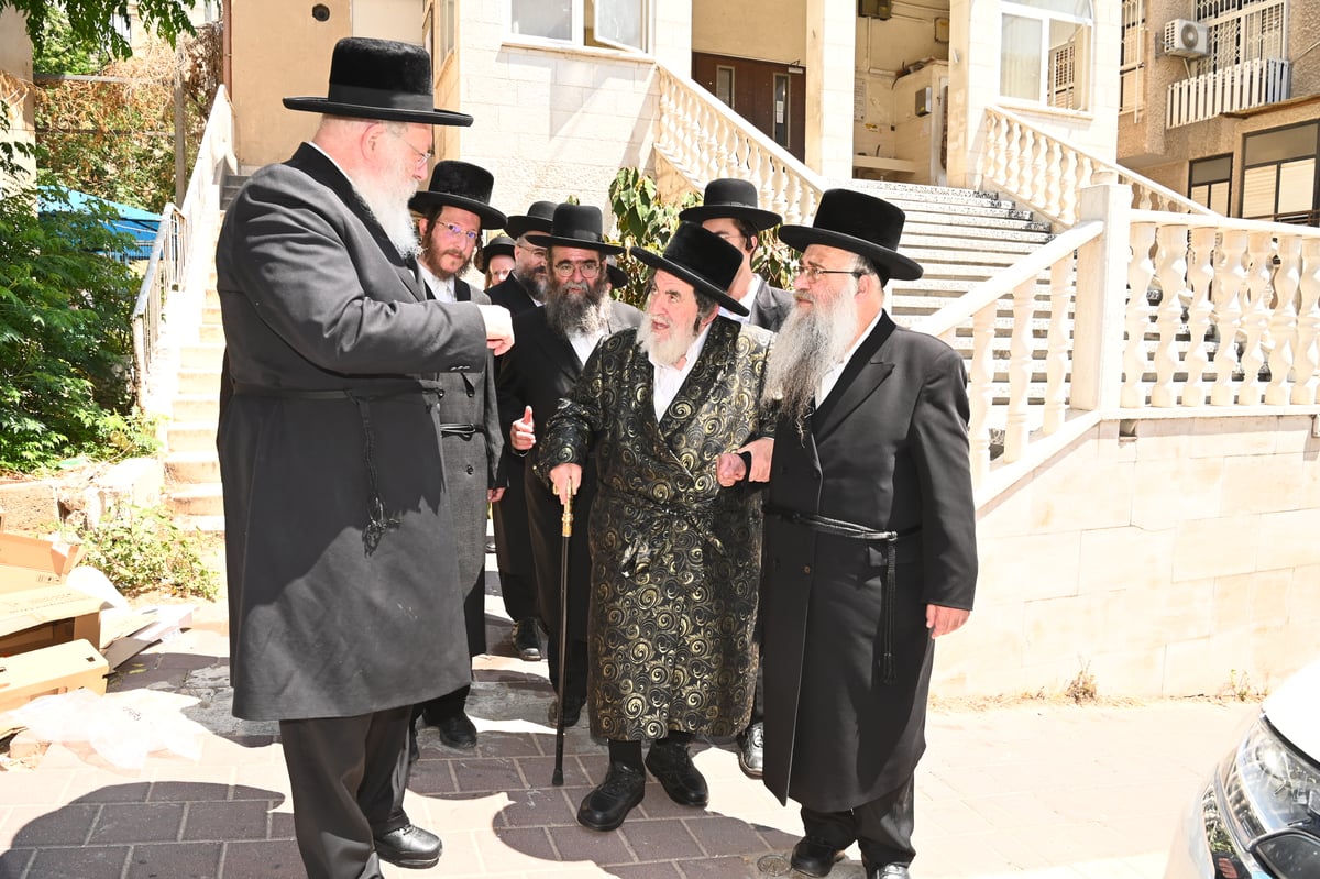 האדמו"ר מויז'ניץ בביקור אצל רב העיר ב"ב